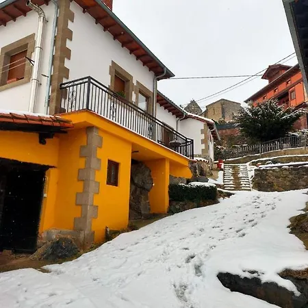 Casa Rural El Enebral En Potes Picos De Euopa Colio Extérieur photo